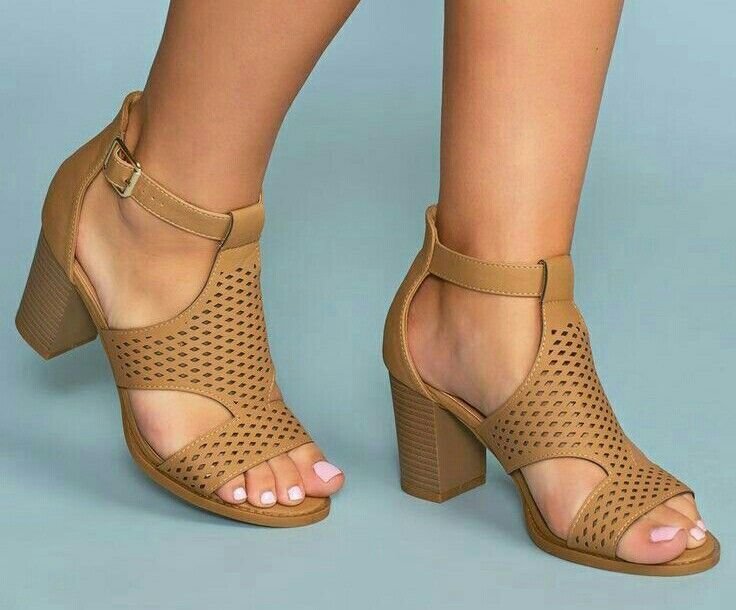 Party Footwear Trends 2026- Mercari Sandals